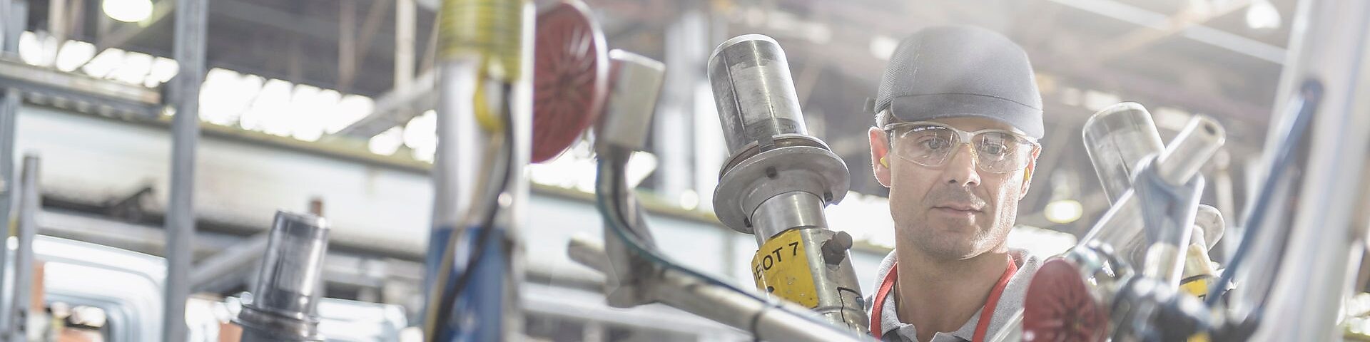 Engineer working with Shell Lubricants 