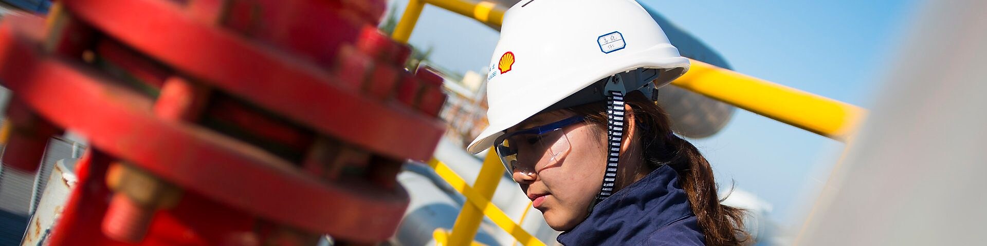 Shell worker in the factory