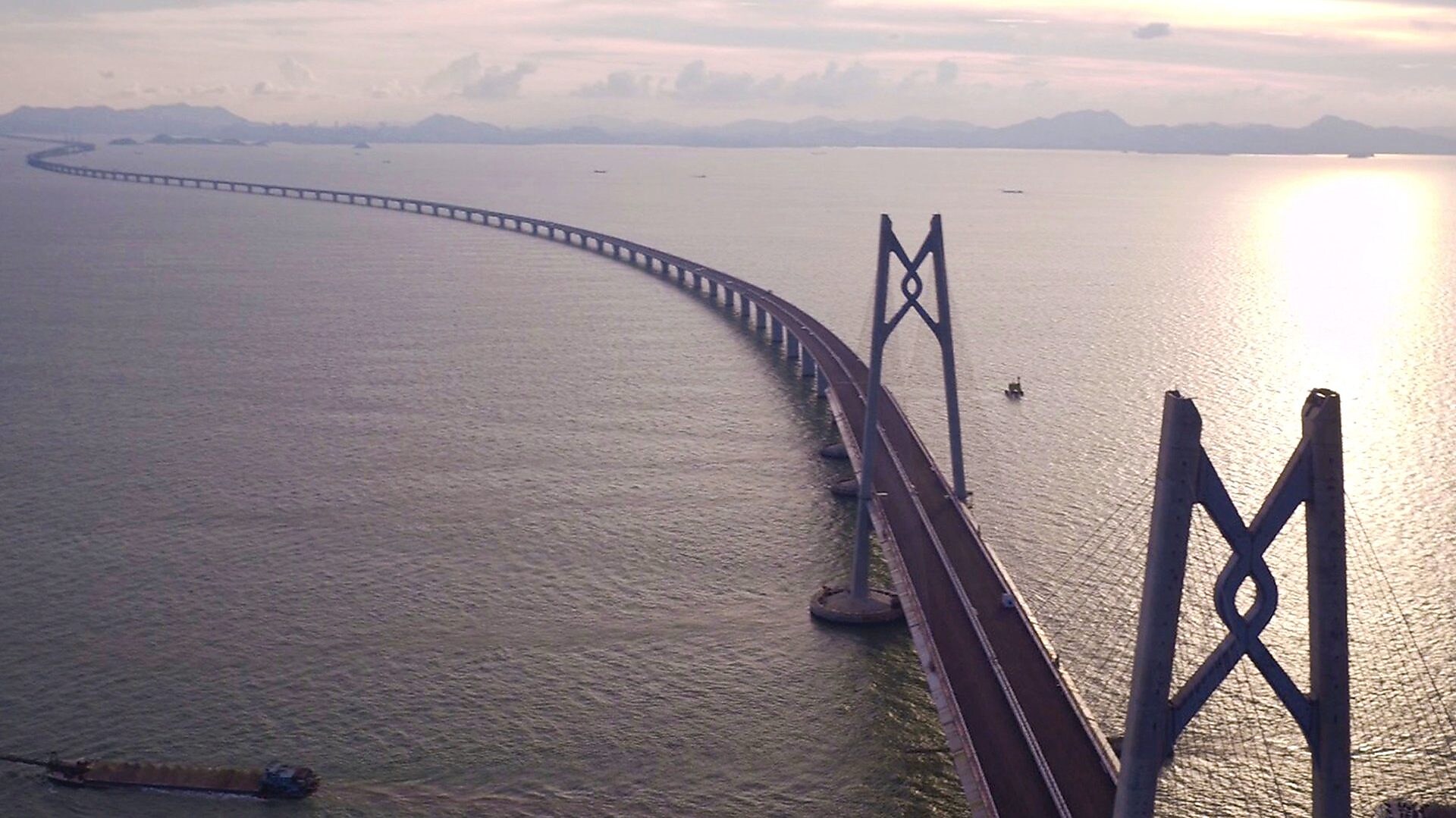 港珠澳大桥是世界上最大的跨海大桥