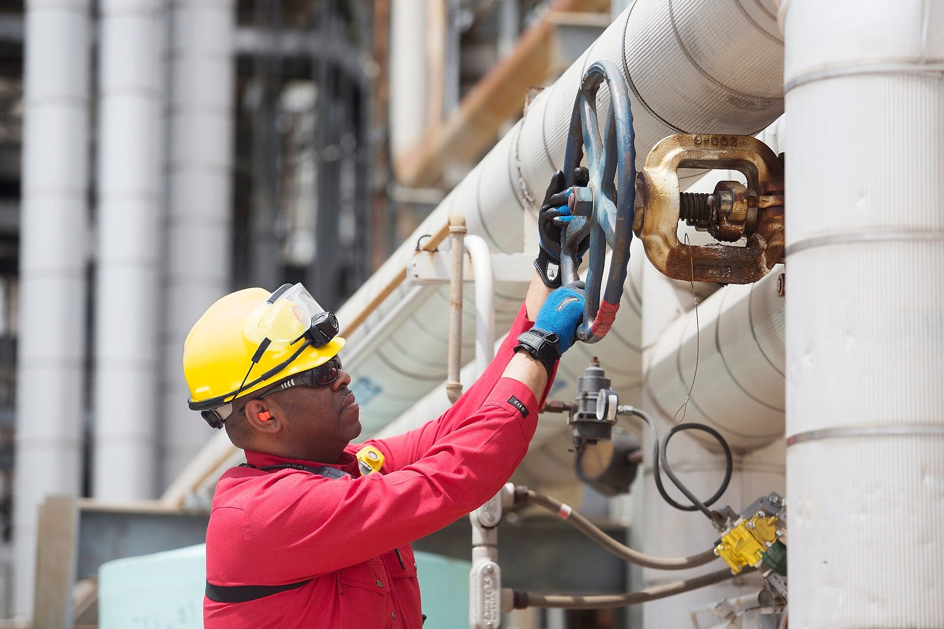 Process operator closing valve for CANSOLV at a Louisiana plant